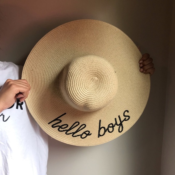 “Hello Boys” Summer Straw Hat - Picture 4 of 5